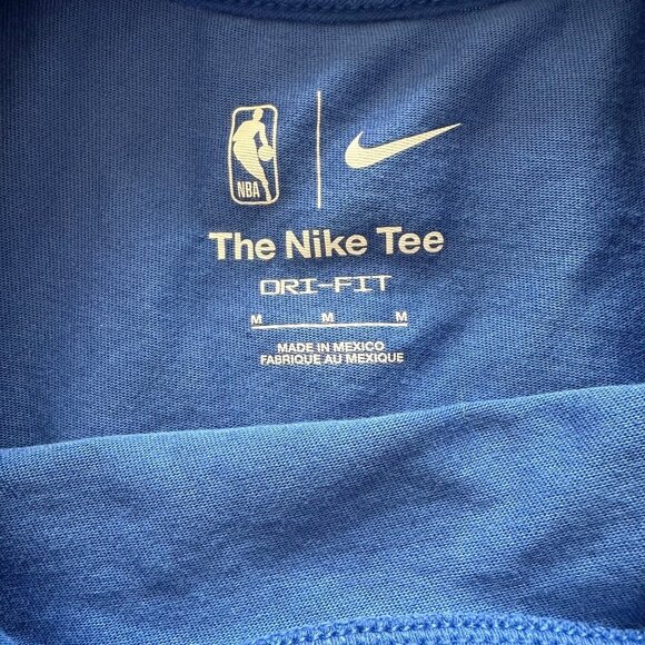 NIKE Dri-Fit Athletic Cut Dallas Mavericks NBA Short Sleeve T-Shirt Sz M - Picture 4 of 8